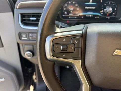 Used 2024 Chevrolet Suburban LT image 23