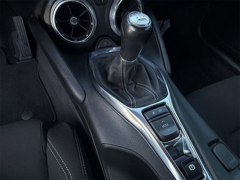 Certified 2021 Chevrolet Camaro LT image 20