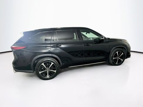 Used 2021 Toyota Highlander XSE FWD image 10