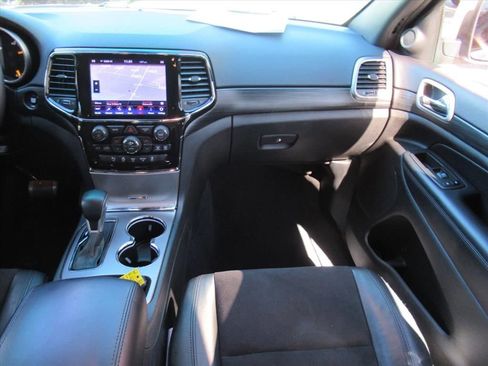 Used 2020 Jeep Grand Cherokee Altitude image 13