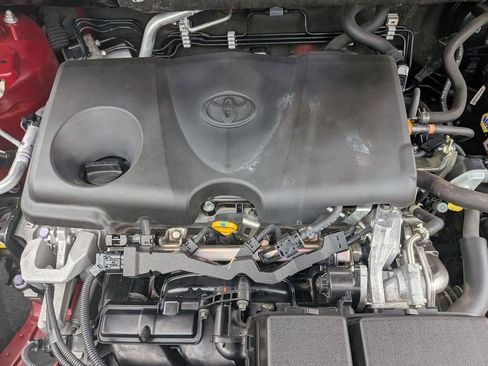 Used 2021 Toyota RAV4 LE AWD/4WD image 37