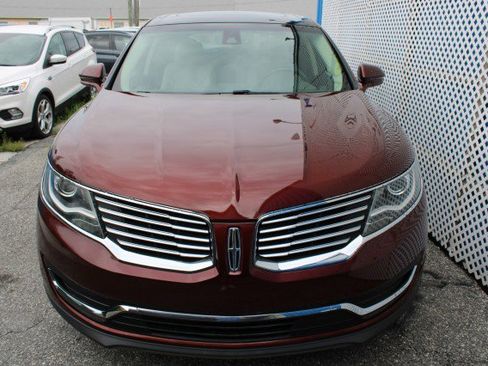 Used 2016 Lincoln MKX Reserve w/ Climate Package AWD/4WD image 6