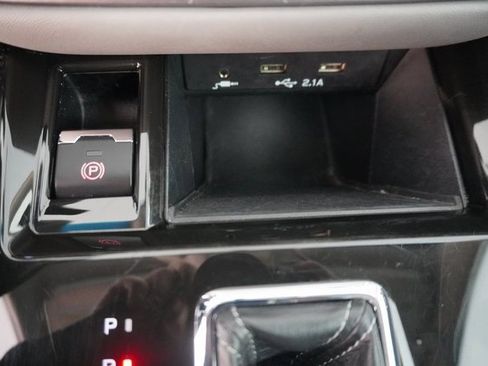 Used 2022 Subaru Outback Premium image 29