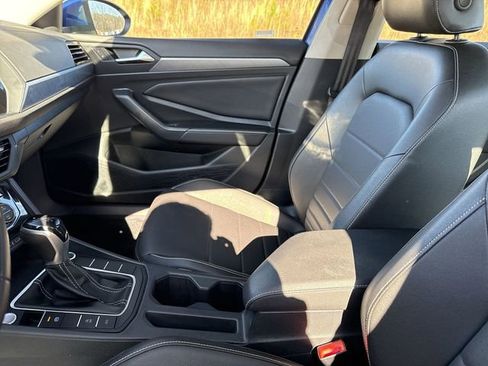 Used 2024 Volkswagen Jetta SE image 24