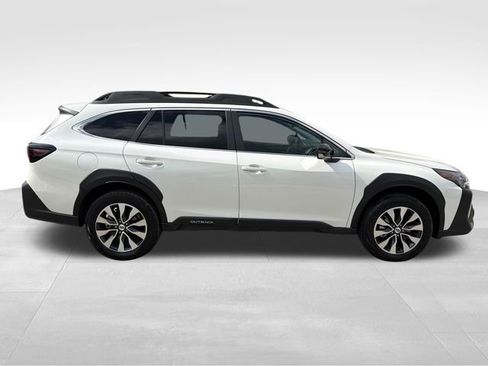 Used 2024 Subaru Outback Limited AWD/4WD image 8