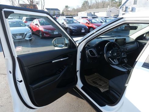 Used 2021 Kia Seltos LX image 15