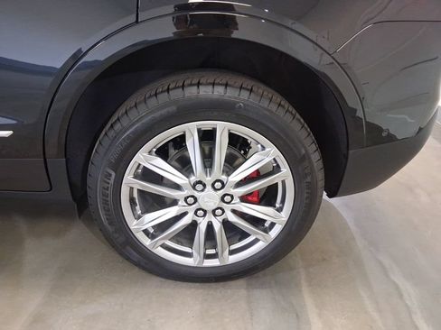 Certified 2026 Cadillac XT5 Sportv w/ LPO, Floor Liner Package AWD/4WD image 18
