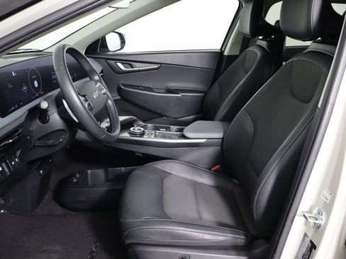 Used 2024 Kia EV6 Light RWD image 7