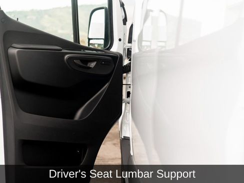 Used 2025 Mercedes-Benz Sprinter 2500 image 24