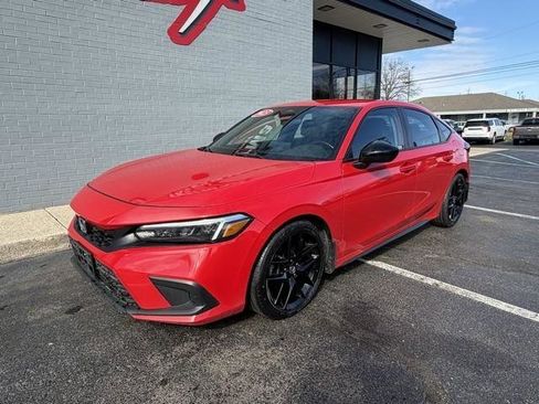 Used 2023 Honda Civic Sport image 2