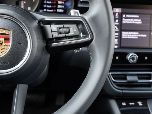 Certified 2026 Porsche Macan AWD/4WD image 16