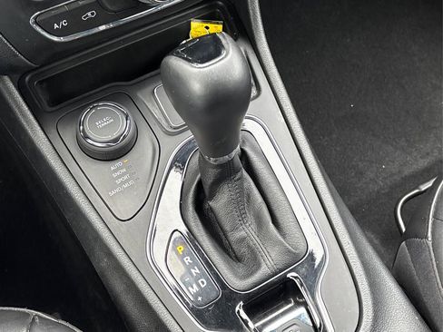 Used 2021 Jeep Cherokee Altitude image 27