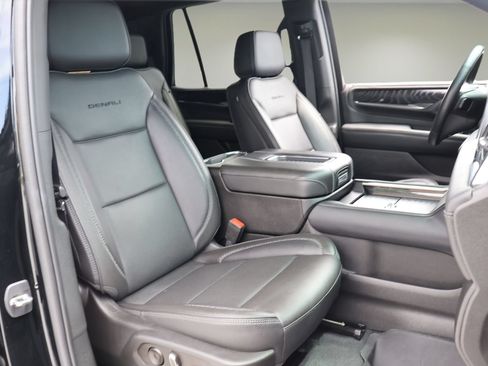 Used 2022 GMC Yukon Denali AWD/4WD image 23
