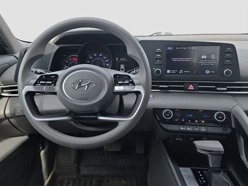 Used 2023 Hyundai Elantra SEL image 13