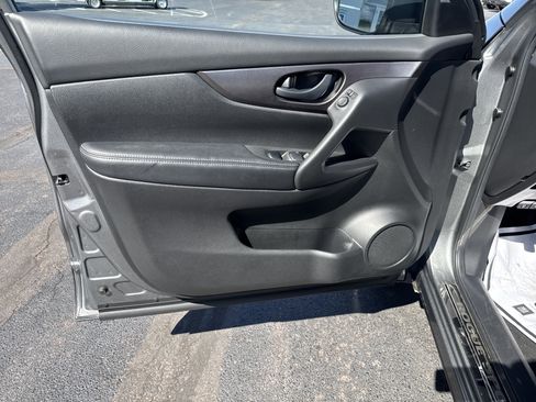 Used 2018 Nissan Rogue Sport S w/ S Appearance Package AWD/4WD image 12
