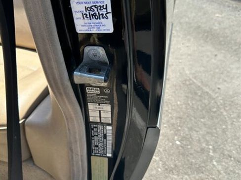 Used 1995 Mercedes-Benz E 320 Convertible image 51