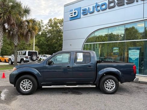 Used 2016 Nissan Frontier SV RWD image 2