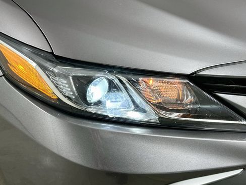 Used 2021 Toyota Camry LE FWD image 9