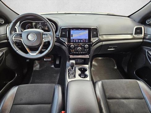 Used 2019 Jeep Grand Cherokee Altitude image 17