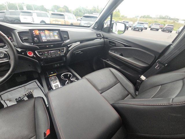 Used 2024 Honda Passport Black Edition image 39