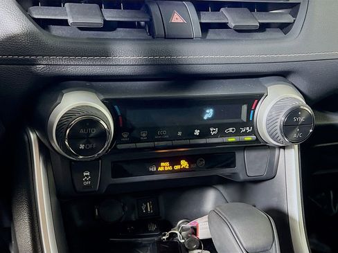 Certified 2025 Toyota RAV4 XLE AWD/4WD image 15