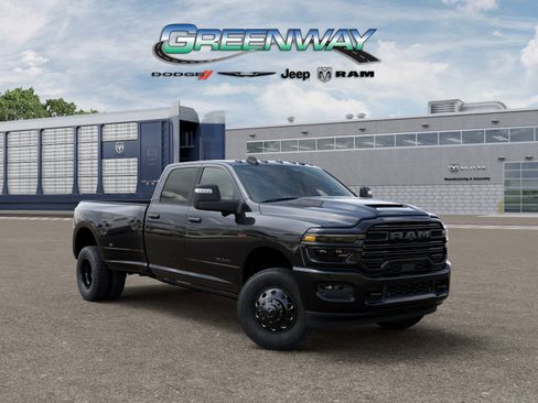 New 2026 RAM 3500 Laramie AWD/4WD image 5