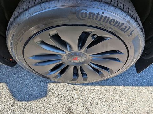 Used 2024 Tesla Model Y Long Range image 22