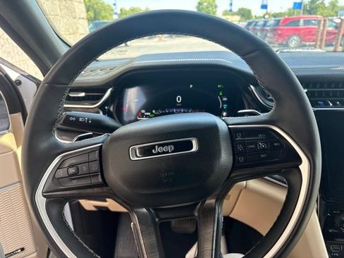 Used 2023 Jeep Grand Cherokee 4WD 4xe w/ Luxury Tech Group II image 13