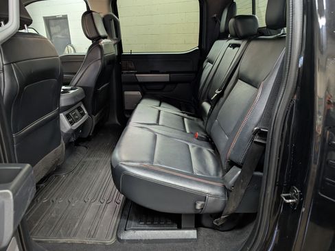 Used 2023 Ford F350 Lariat w/ Tow Technology Package image 8