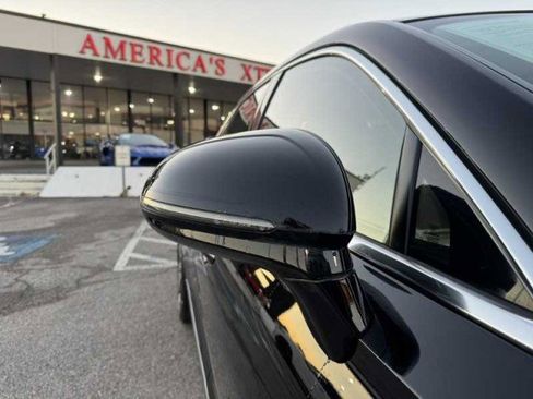 Used 2022 Bentley Flying Spur W12 image 11