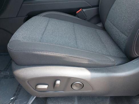 New 2025 GMC Acadia Elevation image 31