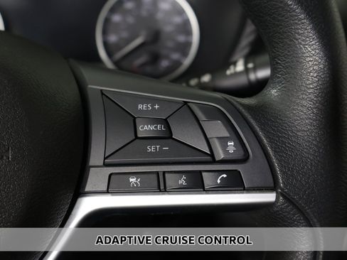 Used 2023 Nissan Sentra SV image 3