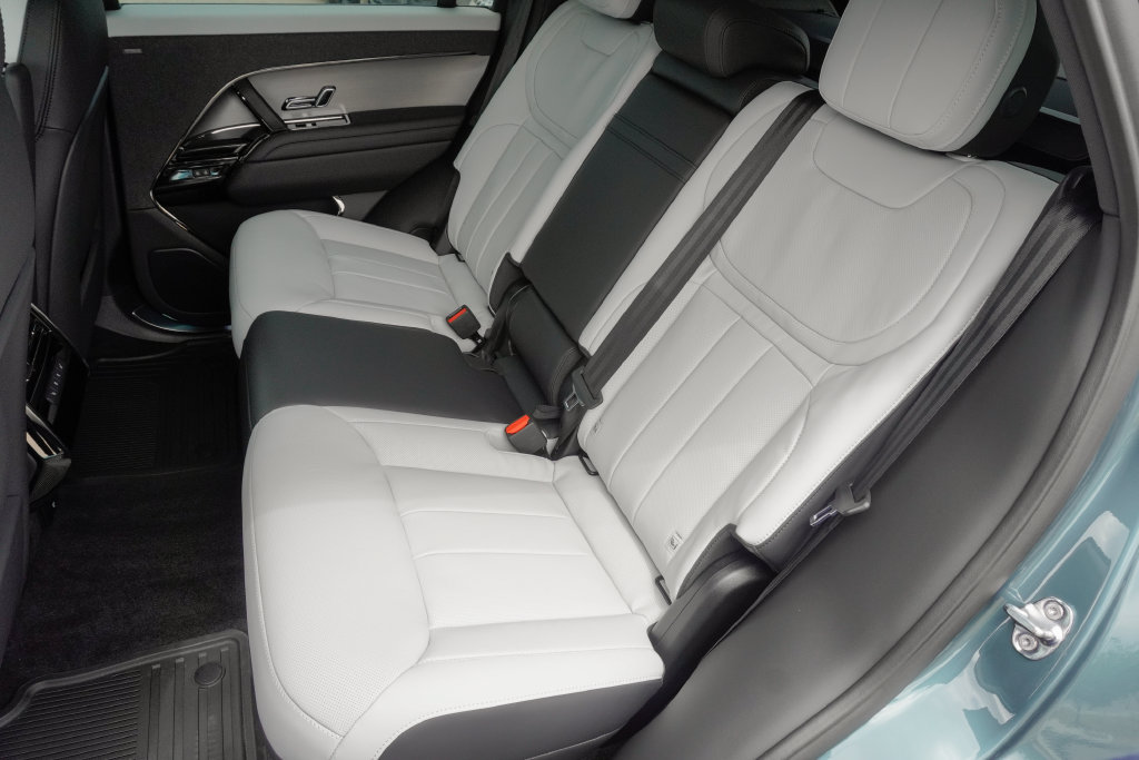 New 2026 Land Rover Range Rover Sport Dynamic SE AWD/4WD image 30