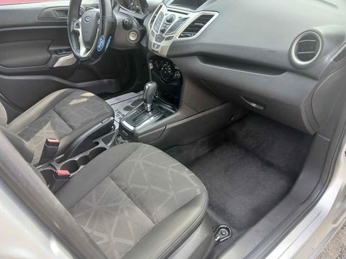 Used 2011 Ford Fiesta SE w/ 203A Rapid Spec Order Code FWD image 14