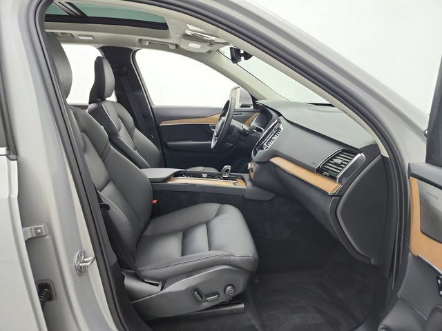 Certified 2025 Volvo XC90 T8 Plus w/ Protection Package Premier AWD/4WD image 26