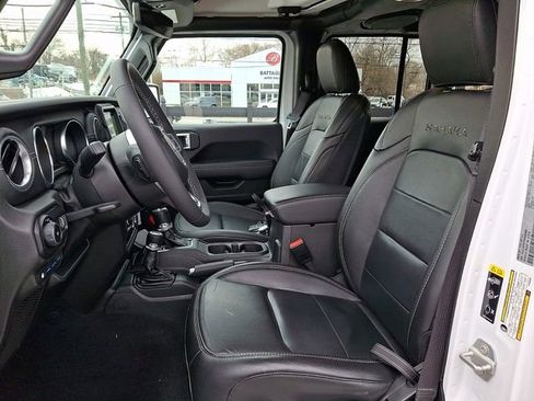 Used 2023 Jeep Wrangler Unlimited Sahara w/ Cold Weather Group image 14