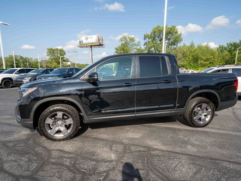 Used 2025 Honda Ridgeline TrailSport image 3