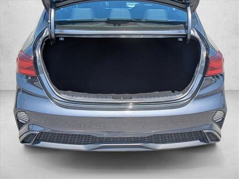 Used 2023 Kia Forte LXS FWD image 7
