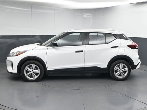 Used 2023 Nissan Kicks S image 5