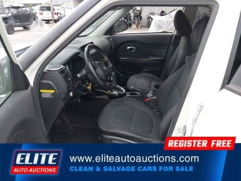Used 2015 Kia Soul + w/ Audio Package image 31