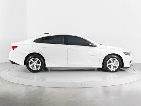 Used 2018 Chevrolet Malibu LS FWD image 10