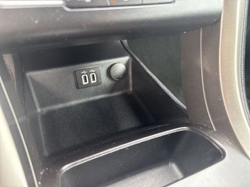 Used 2019 Ford Fusion SE FWD image 27