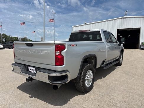 Used 2022 Chevrolet Silverado 3500 LT AWD/4WD image 5
