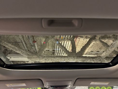 Certified 2022 Acura TLX Technology Package image 17