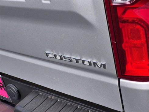 Used 2022 Chevrolet Silverado 1500 Custom image 8