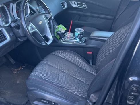 Used 2017 Chevrolet Equinox LT w/ Convenience Package image 4