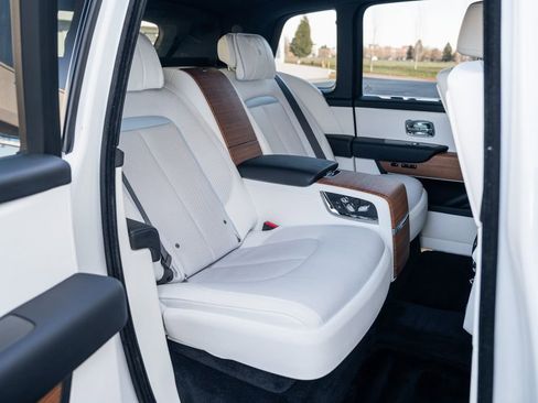 Used 2022 Rolls-Royce Cullinan image 46