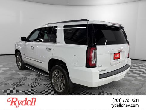 Used 2017 GMC Yukon SLT AWD/4WD image 3