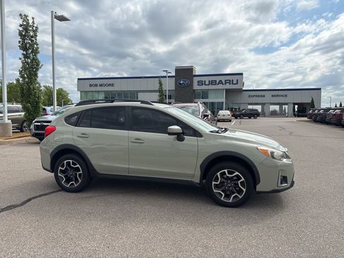 Used 2017 Subaru Crosstrek 2.0i Premium image 1