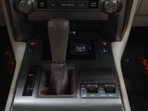 Used 2014 Lexus GX 460 w/ Premium Package AWD/4WD image 19